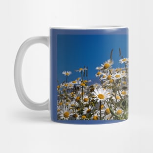 Blue sky and daisies Mug